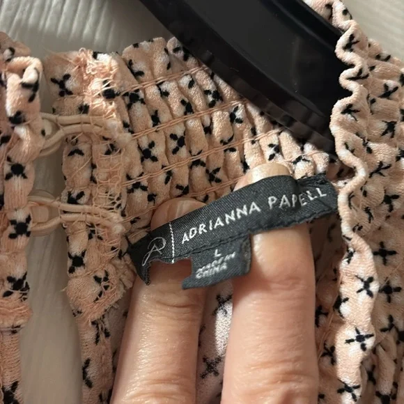 Adrianna Papell EUC Halter Peachy Cream Cross Design Blouse size L - Picture 3 of 6